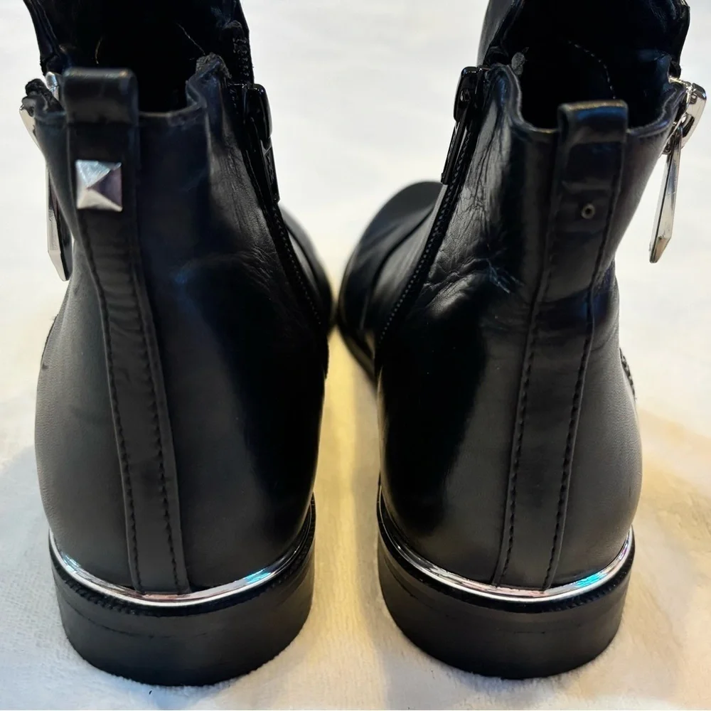 Marc Fisher Black Leather Rail Ankle Boots Side Zip Silver Accent 6M